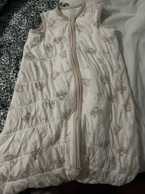 Burt's Bees Baby white Cream Quilted Sleep Sack - Neutral lamb print with zipper